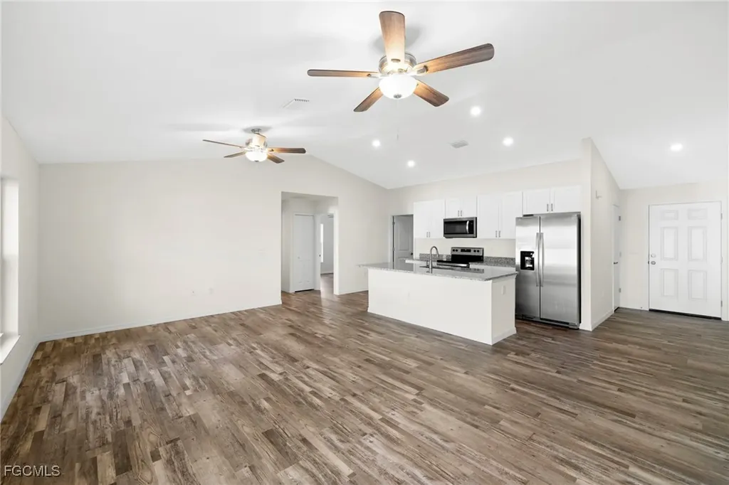 2824 NE 2nd Avenue Cape Coral FL 33909
