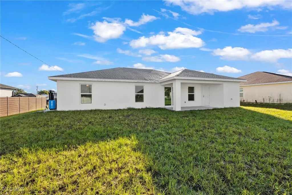 2824 NE 2nd Avenue Cape Coral FL 33909