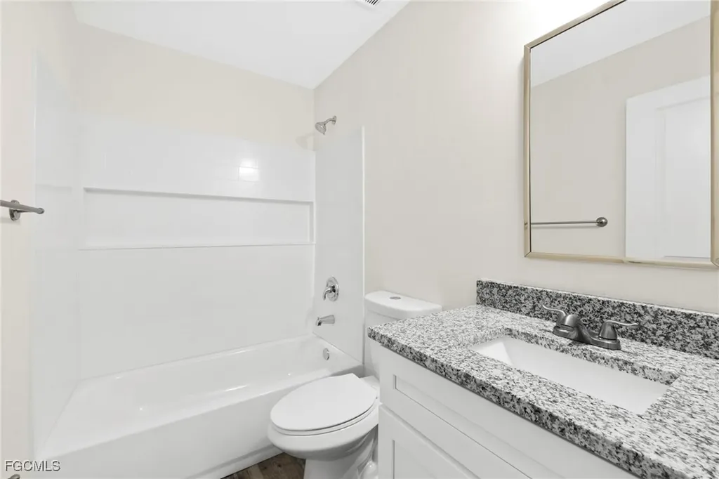 2824 NE 2nd Avenue Cape Coral FL 33909