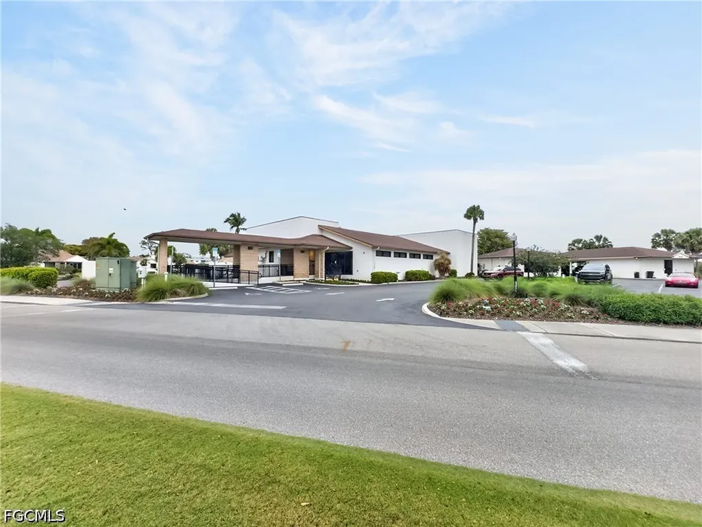 1624 Pine Valley Drive Fort Myers FL 33907
