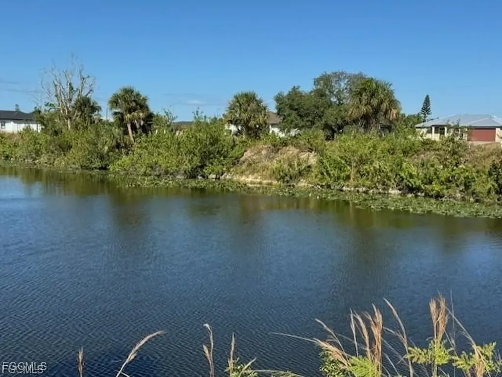 1016 NE 12th Street Cape Coral FL 33909