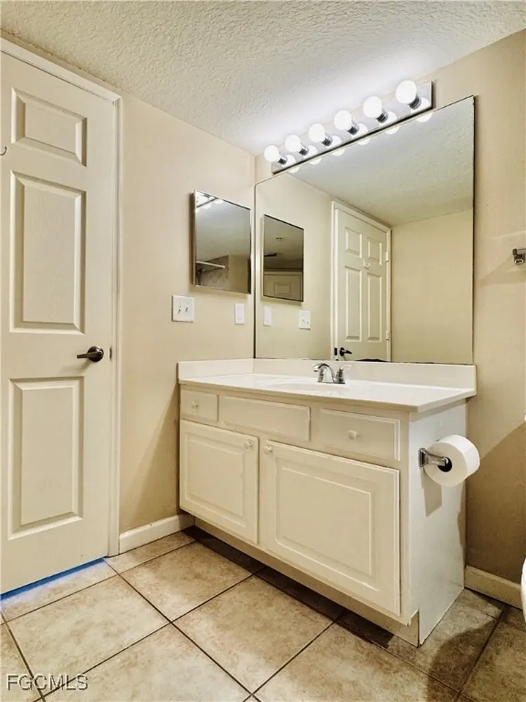 4105 Residence Drive Fort Myers FL 33901