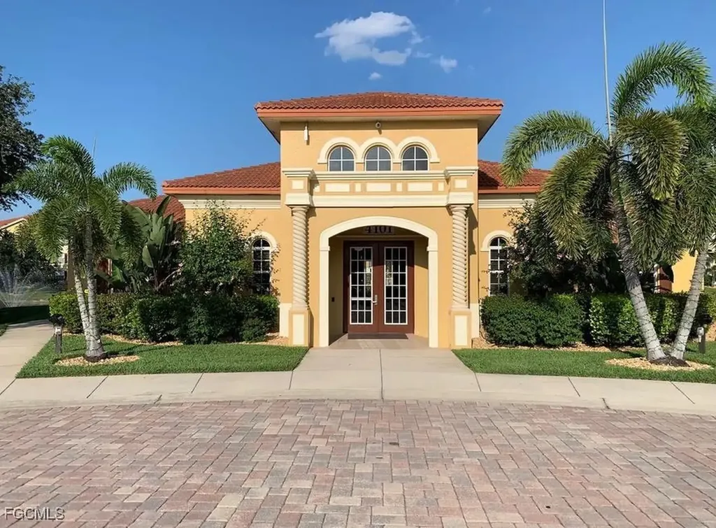 4105 Residence Drive Fort Myers FL 33901