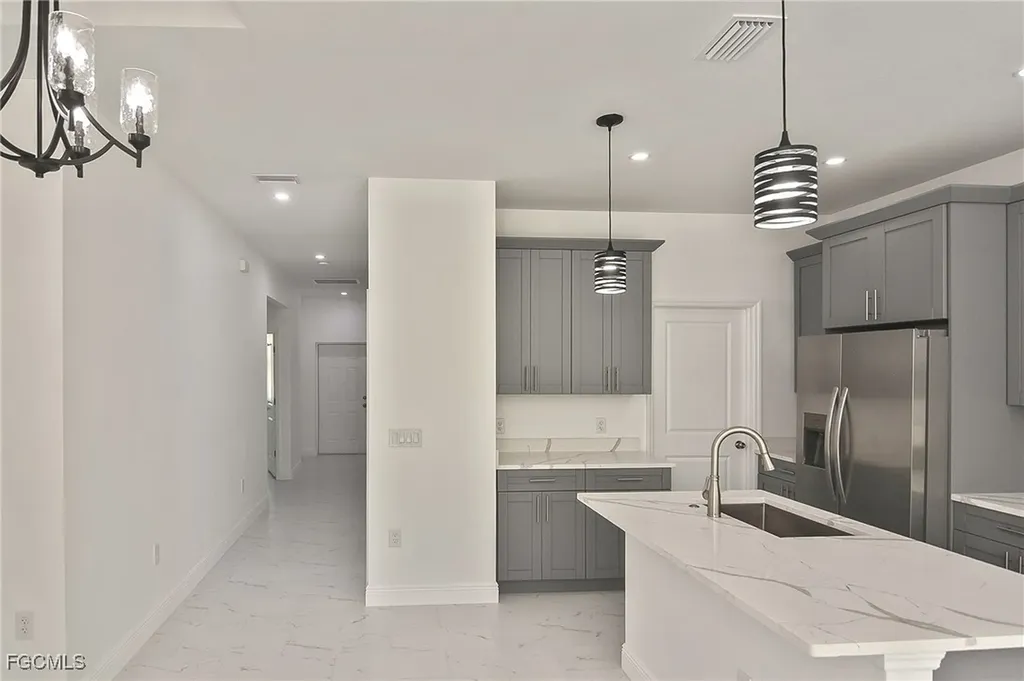 3034 Price Avenue Fort Myers FL 33916