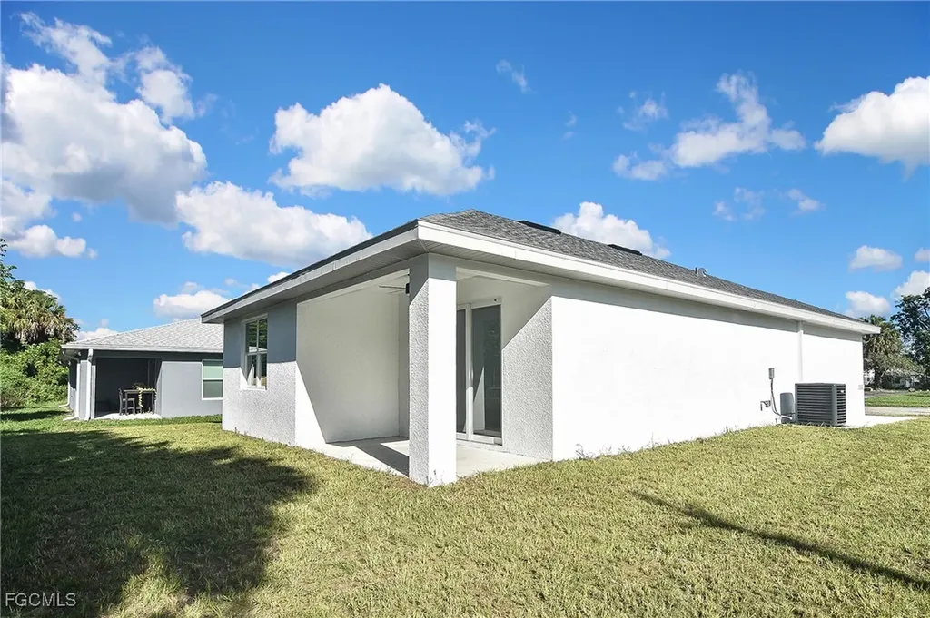 3034 Price Avenue Fort Myers FL 33916