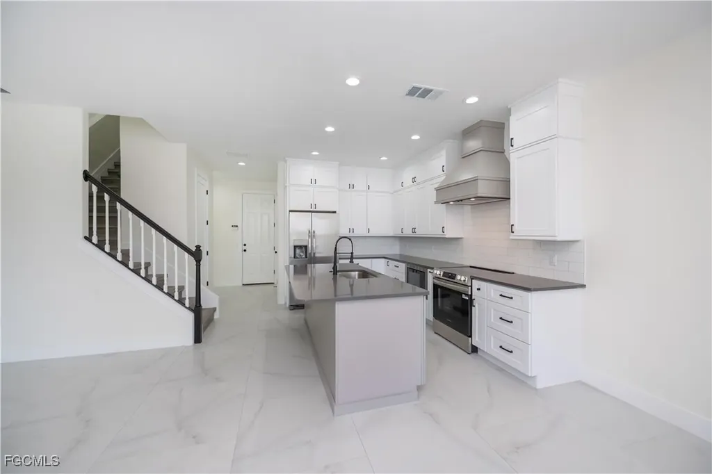 2615 Sunvale Court Cape Coral FL 33991