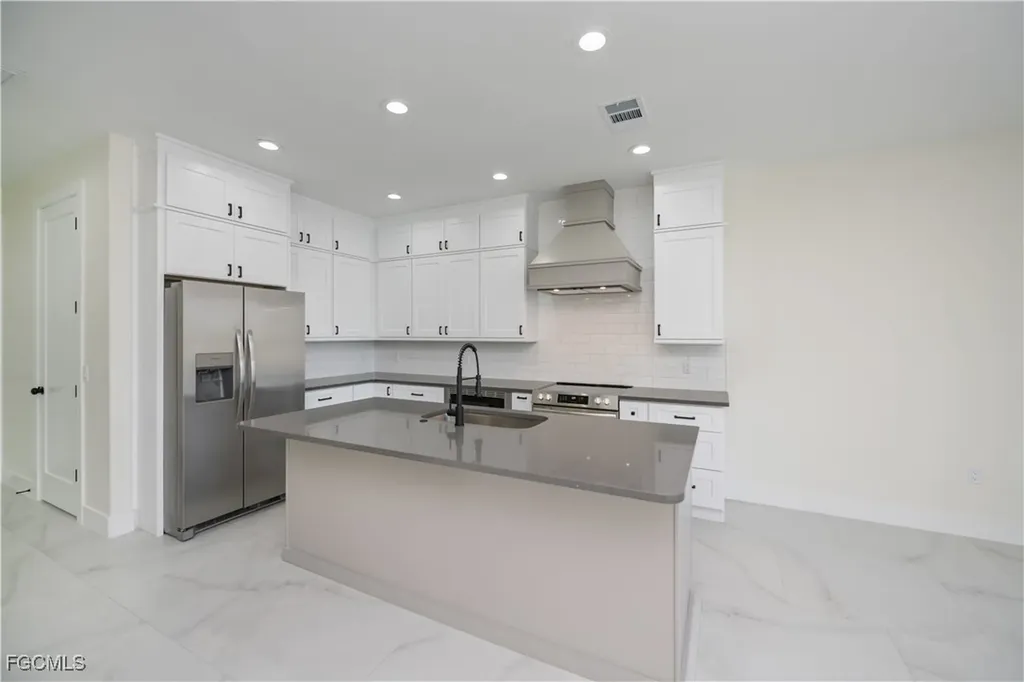 2615 Sunvale Court Cape Coral FL 33991