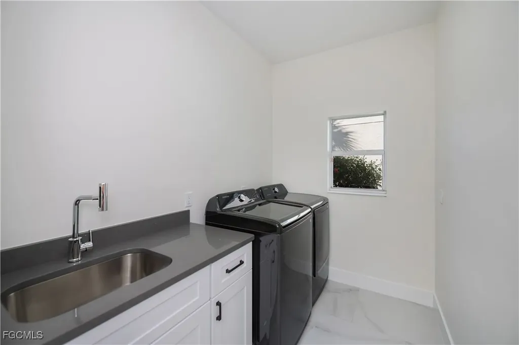 2615 Sunvale Court Cape Coral FL 33991