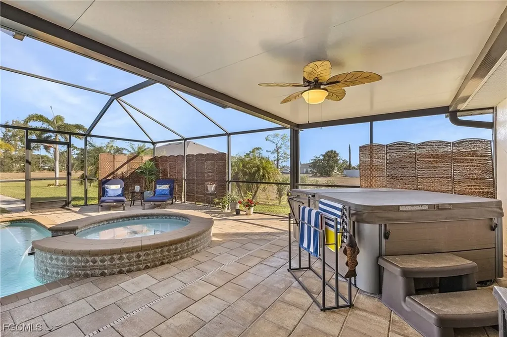 2525 NW 19th Place Cape Coral FL 33993