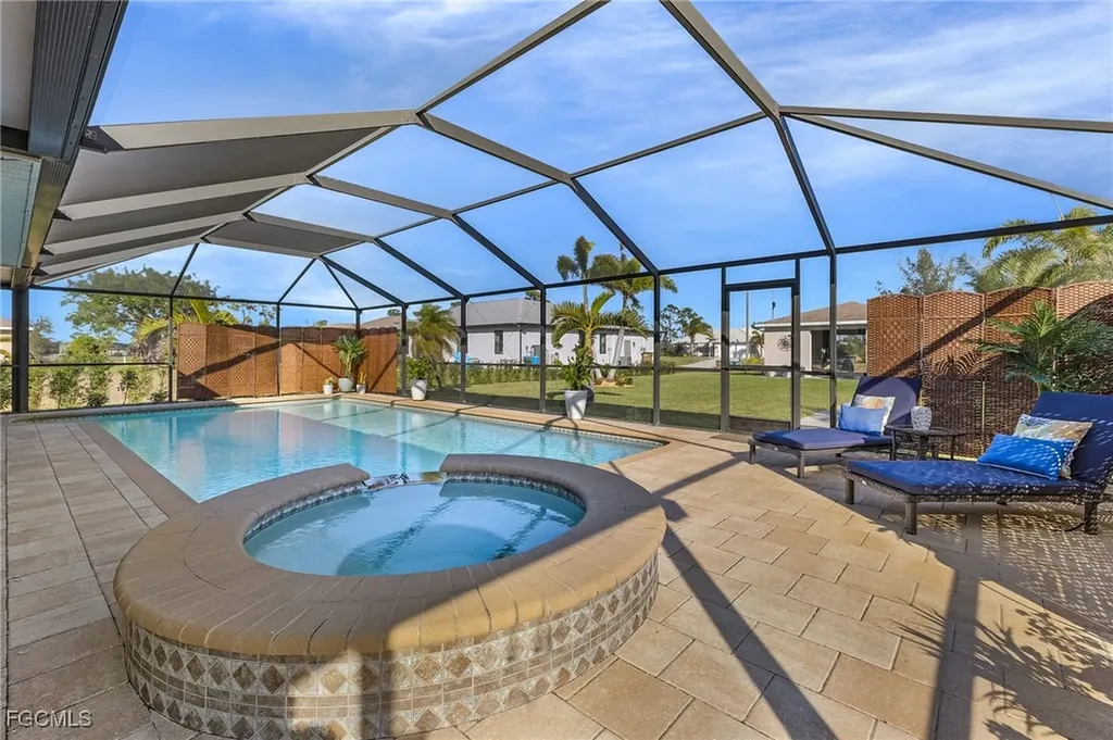 2525 NW 19th Place Cape Coral FL 33993