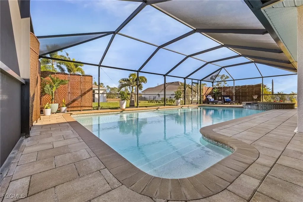 2525 NW 19th Place Cape Coral FL 33993