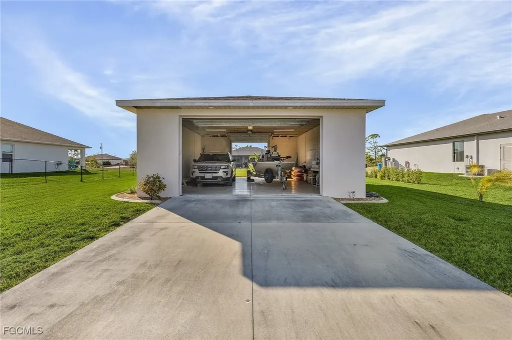 2525 NW 19th Place Cape Coral FL 33993