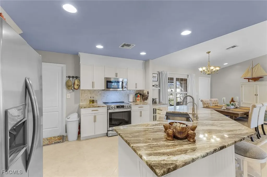 2525 NW 19th Place Cape Coral FL 33993