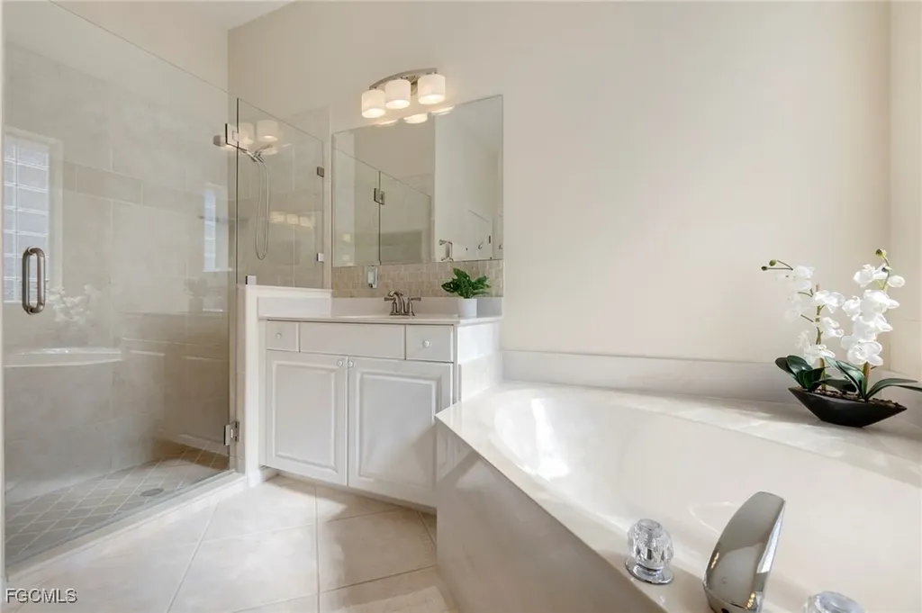 20000 Seadale Court Estero FL 33928