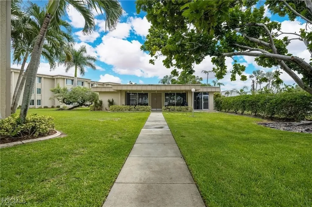2244 Winkler Avenue Fort Myers FL 33901