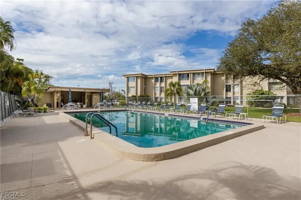 2244 Winkler Avenue Fort Myers FL 33901