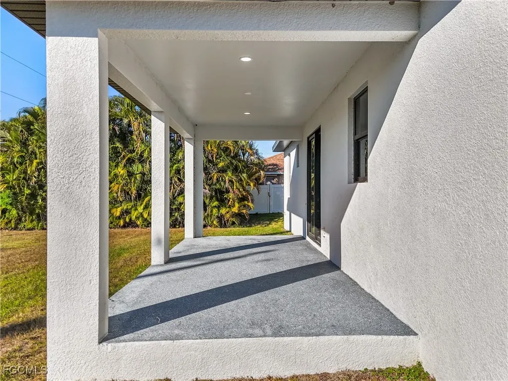 1708 El Dorado Boulevard N Cape Coral FL 33993