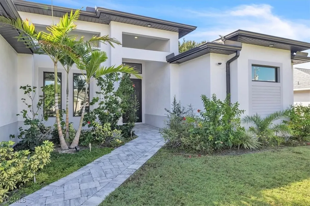 1716 SW 44th Terrace Cape Coral FL 33914