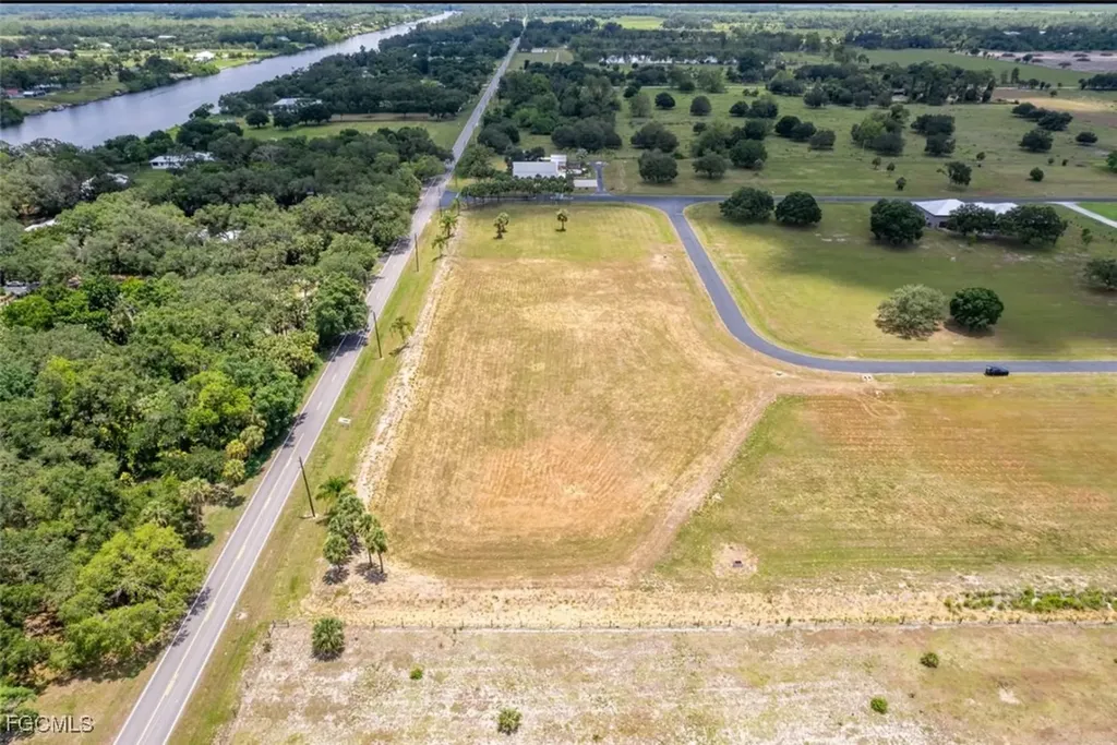 1520 Lindbergh Loop Labelle FL 33935