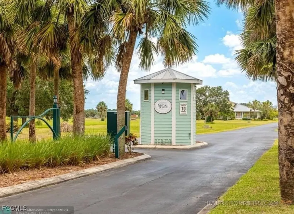 1520 Lindbergh Loop Labelle FL 33935