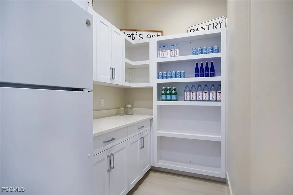 2523 Beach Parkway W Cape Coral FL 33914