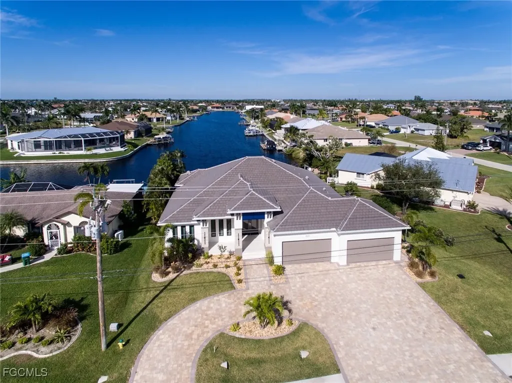 2523 Beach Parkway W Cape Coral FL 33914