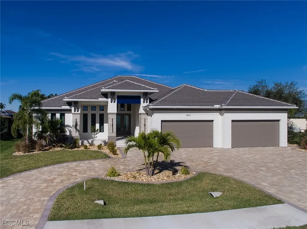 2523 Beach Parkway W Cape Coral FL 33914