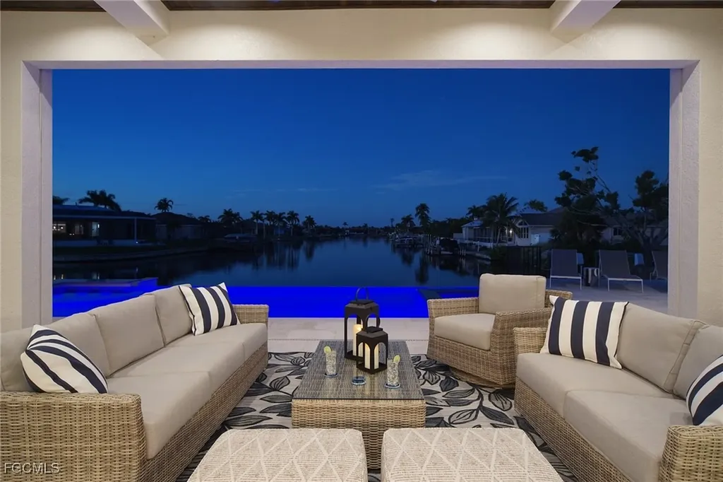 2523 Beach Parkway W Cape Coral FL 33914