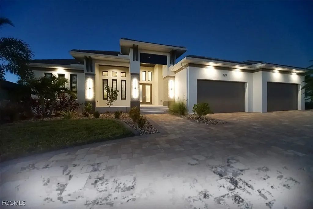 2523 Beach Parkway W Cape Coral FL 33914