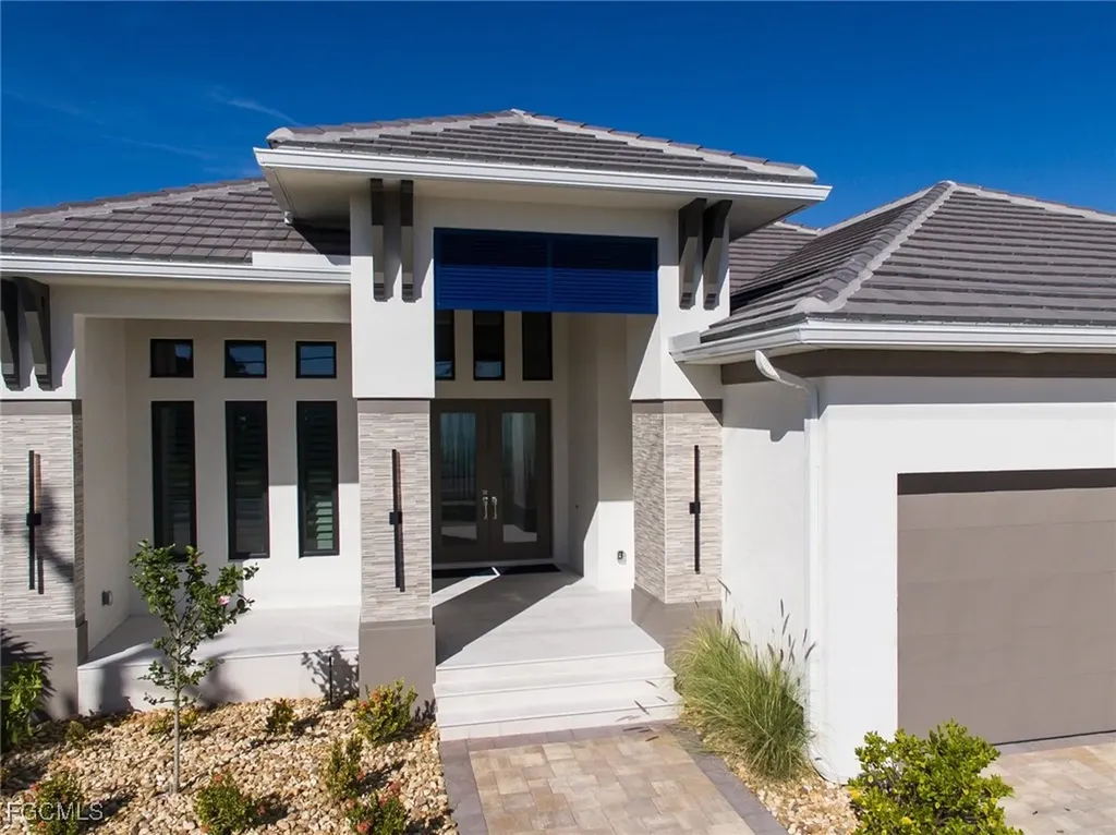 2523 Beach Parkway W Cape Coral FL 33914