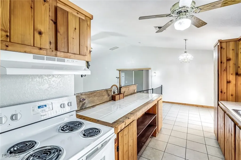 16321 Slater Road North Fort Myers FL 33917