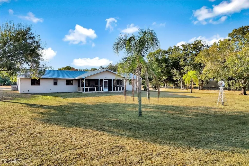 16321 Slater Road North Fort Myers FL 33917