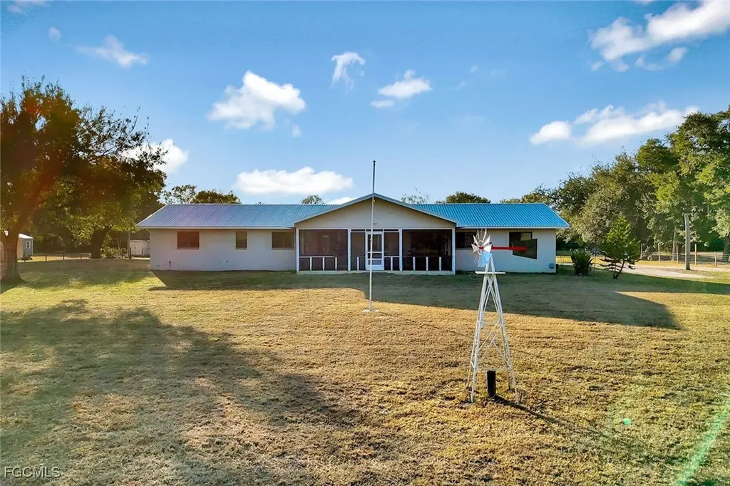16321 Slater Road North Fort Myers FL 33917