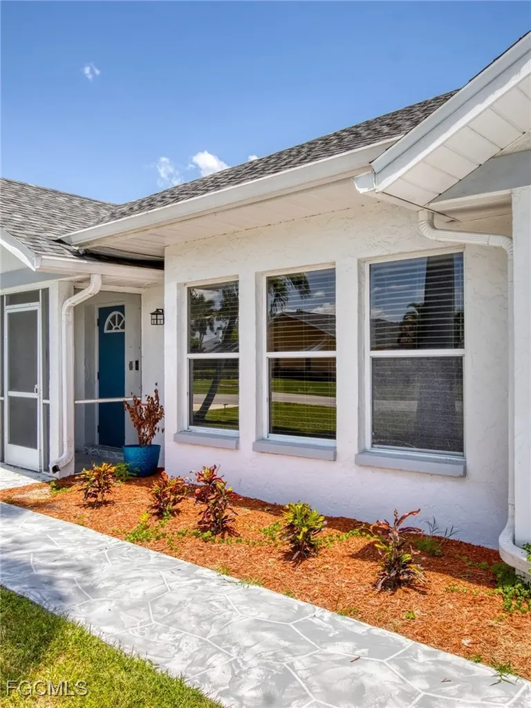 5233 SW 11th Court Cape Coral FL 33914