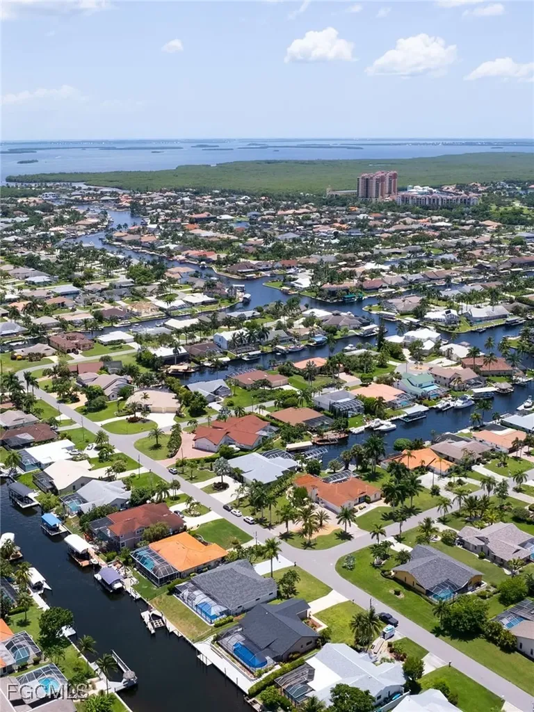 5233 SW 11th Court Cape Coral FL 33914