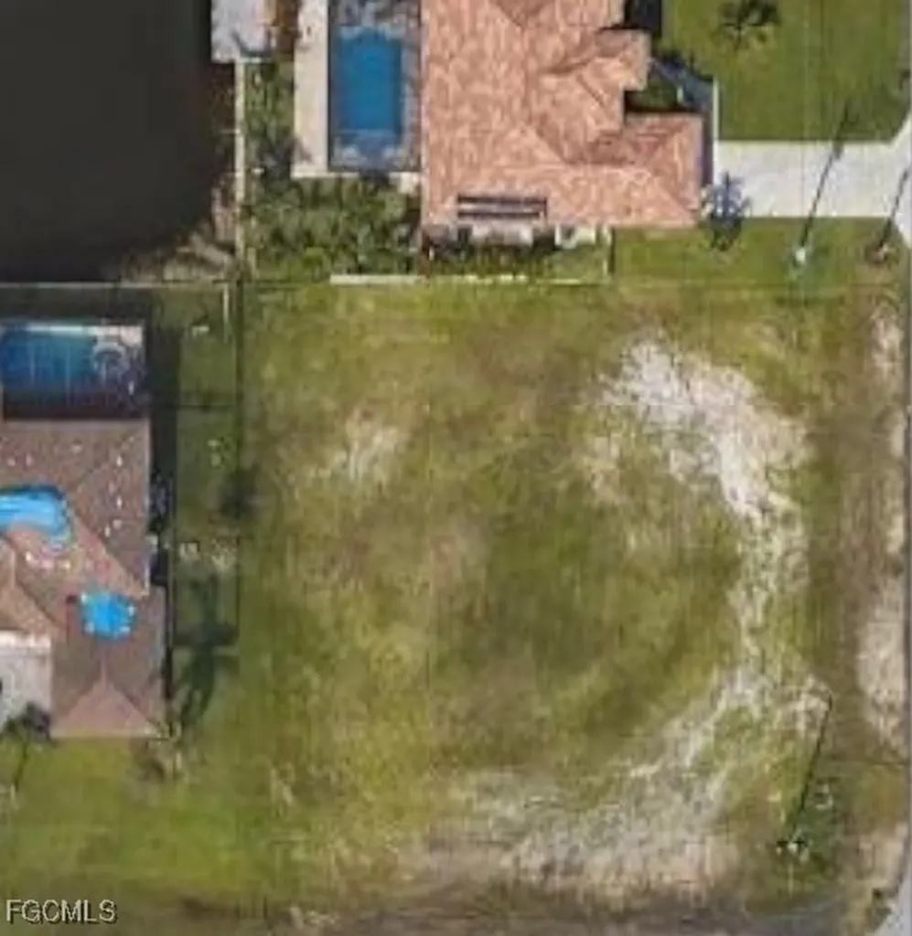 2103 SW 4th Street Cape Coral FL 33991