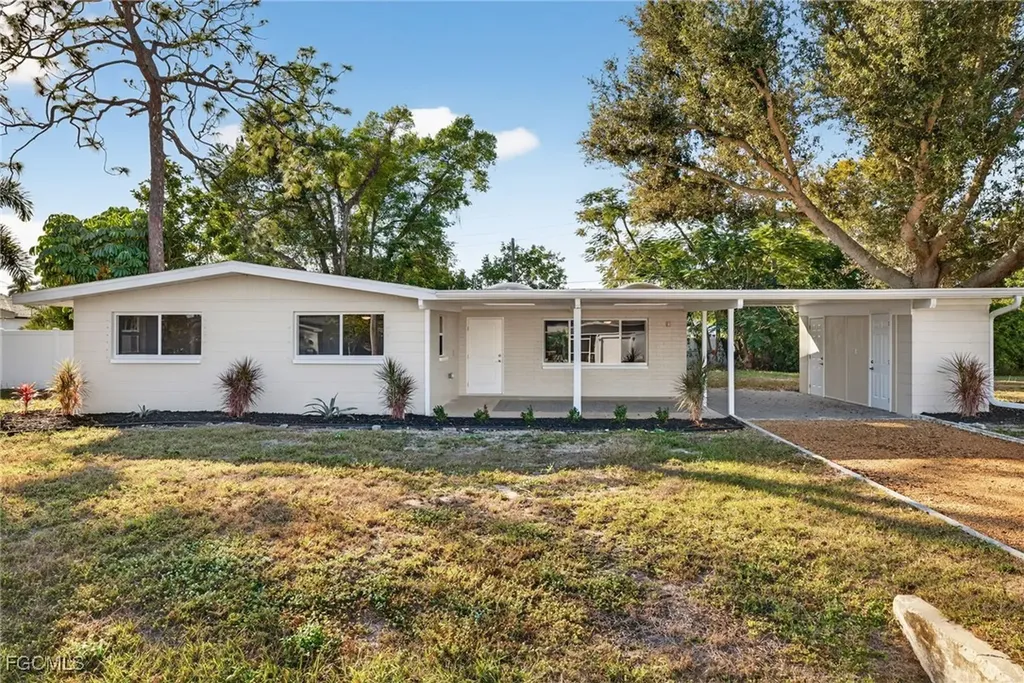 2230 Aldridge Avenue Fort Myers FL 33907