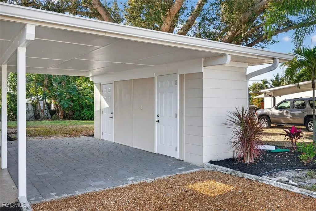 2230 Aldridge Avenue Fort Myers FL 33907