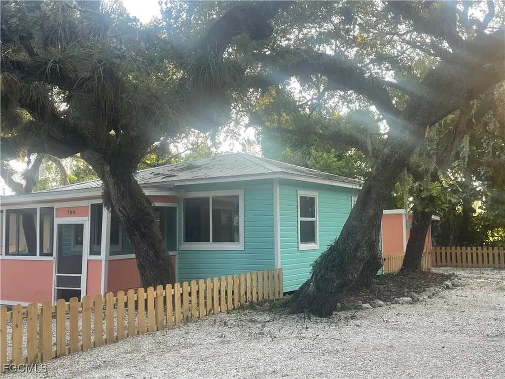 784 Oak Street Fort Myers Beach FL 33931