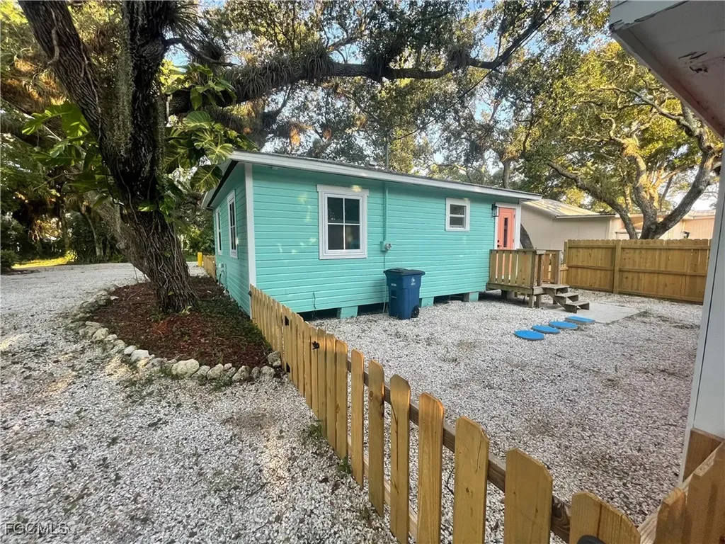784 Oak Street Fort Myers Beach FL 33931