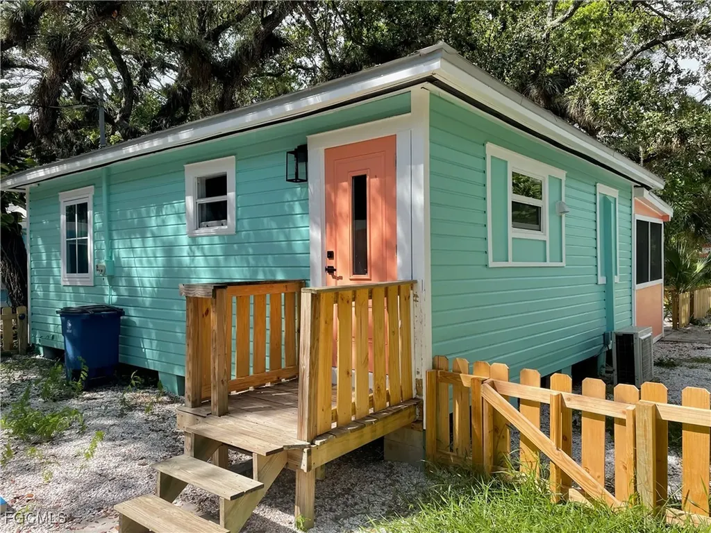 784 Oak Street Fort Myers Beach FL 33931