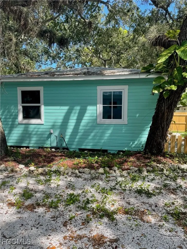 784 Oak Street Fort Myers Beach FL 33931