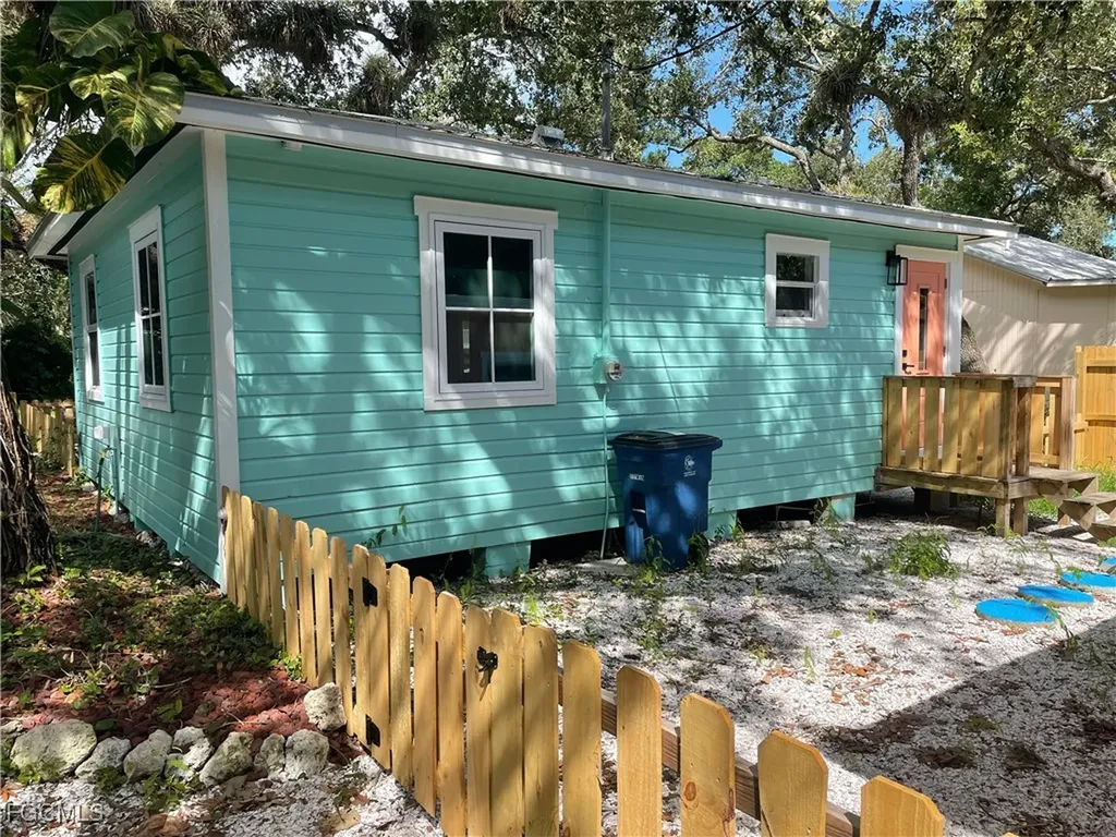 784 Oak Street Fort Myers Beach FL 33931