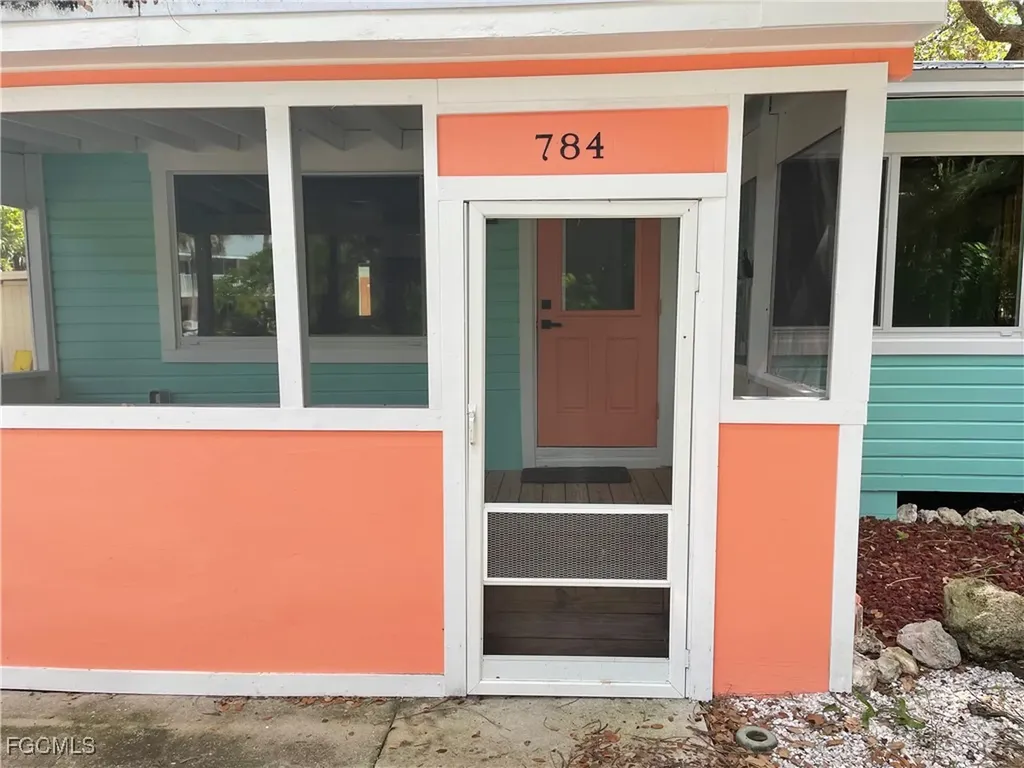 784 Oak Street Fort Myers Beach FL 33931