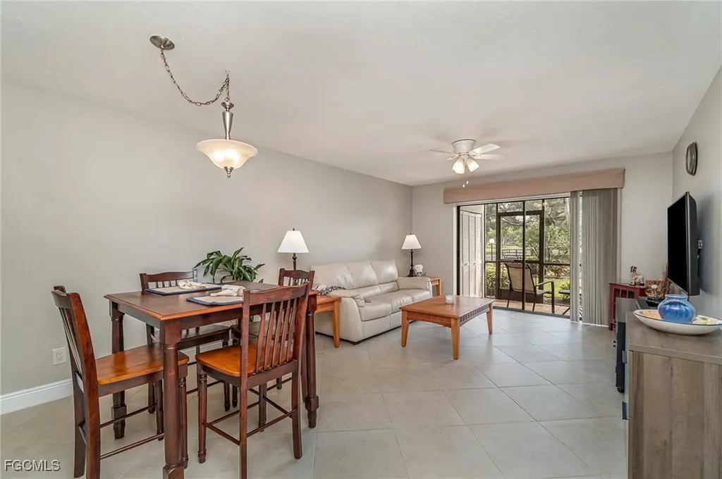 8715 Charter Club Circle Fort Myers FL 33919