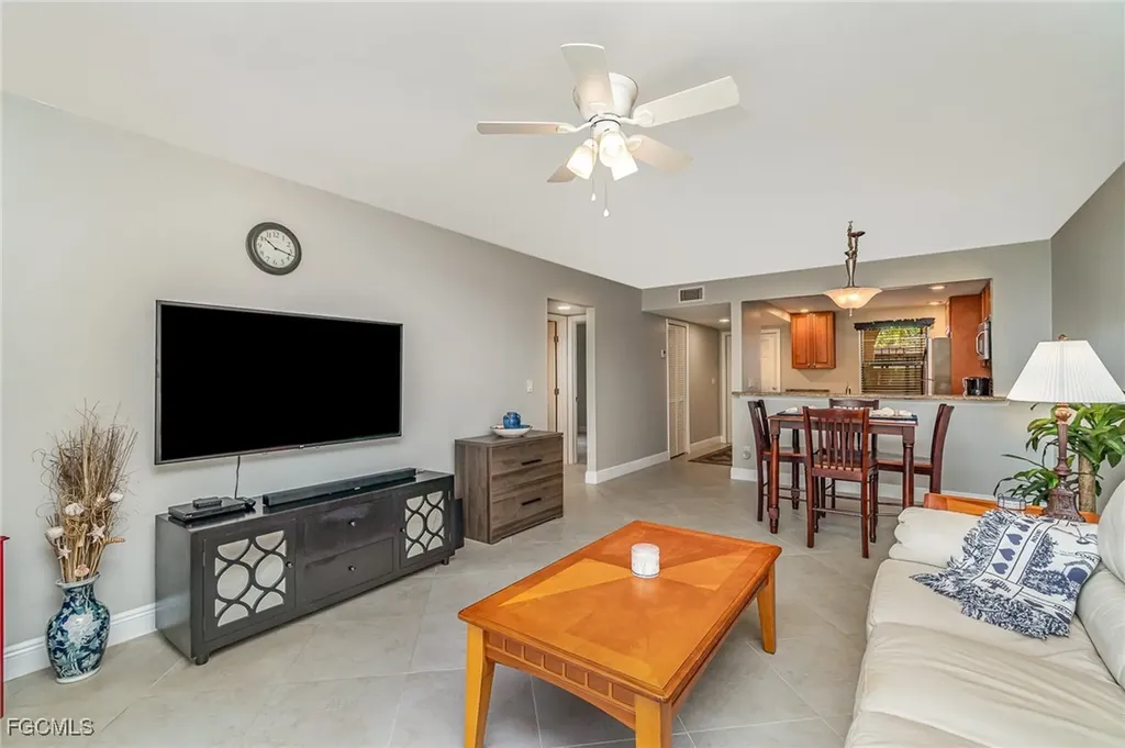 8715 Charter Club Circle Fort Myers FL 33919