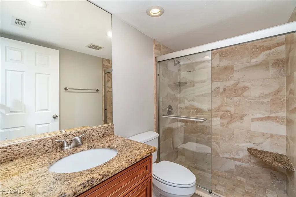 8715 Charter Club Circle Fort Myers FL 33919