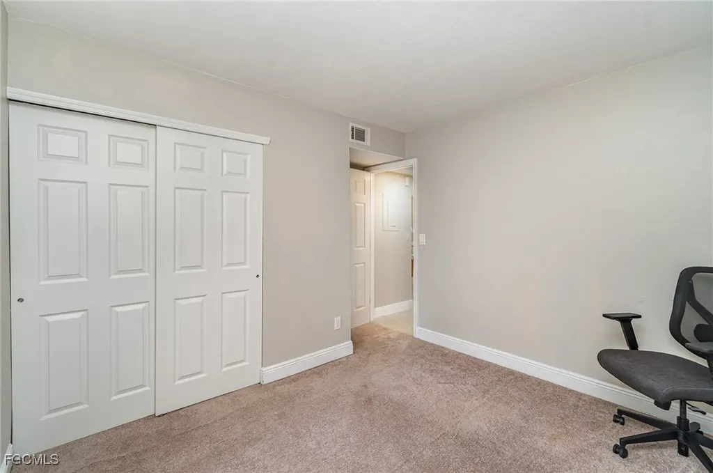 8715 Charter Club Circle Fort Myers FL 33919