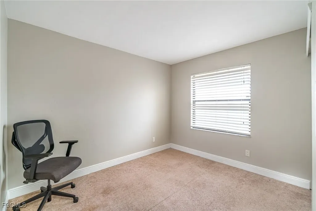 8715 Charter Club Circle Fort Myers FL 33919
