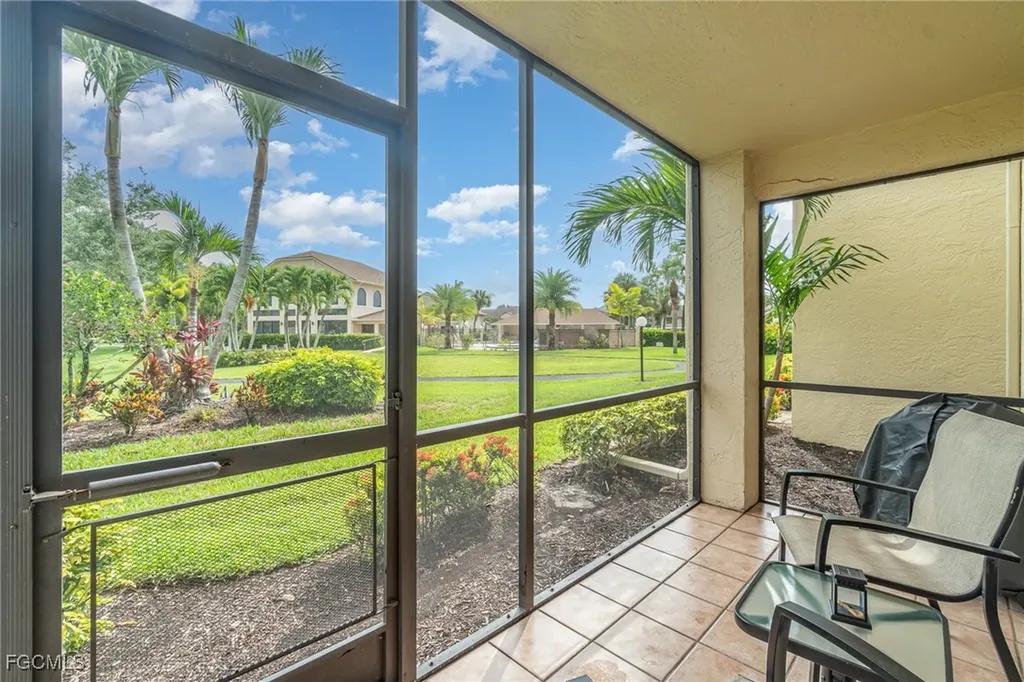 8715 Charter Club Circle Fort Myers FL 33919